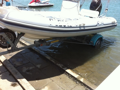 Remorque simple essieu pour bateaux à moteur Mecanorem PTC1400kg – www.